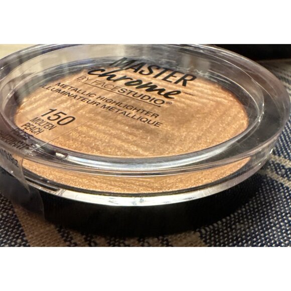 Maybelline Master Chrome Metallic Highlighter 150 Molten Peach - Picture 5 of 5